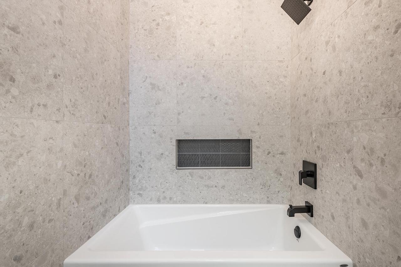 Free Parking Prime Location New Modern Condo Brossard Εξωτερικό φωτογραφία